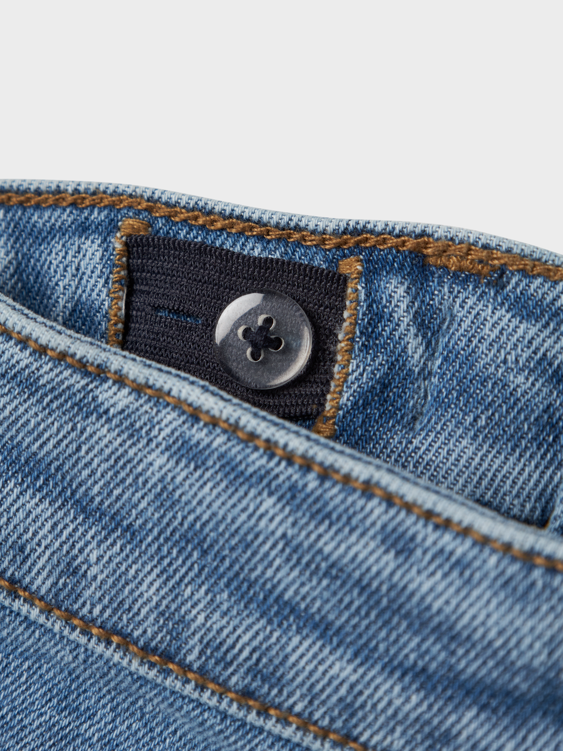 model_shot-front_full